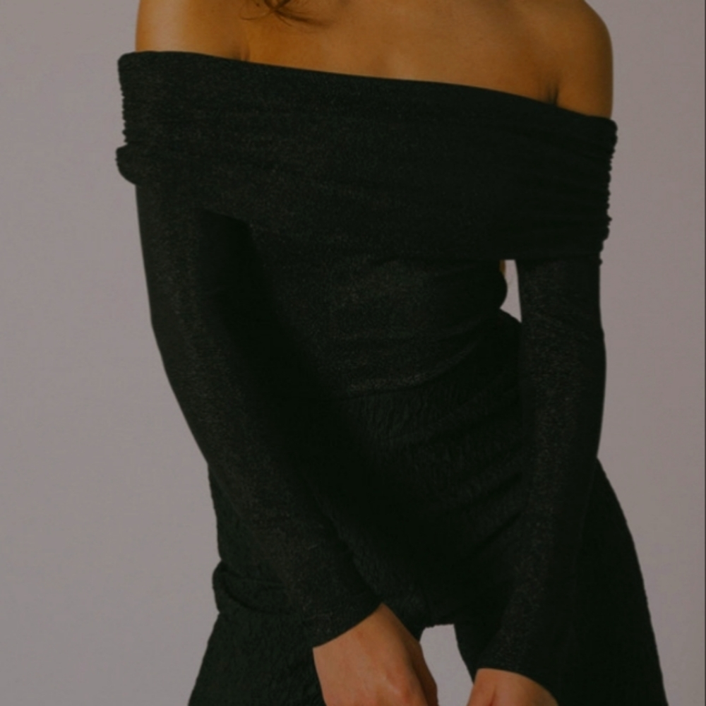 XS off the shoulder black shirt